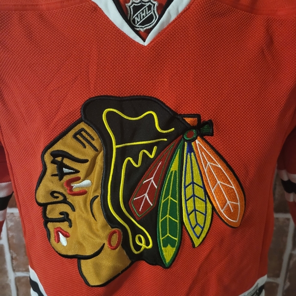 Reebok Chicago Blackhawks YOUTH jersey. S/M - Picture 2 of 6